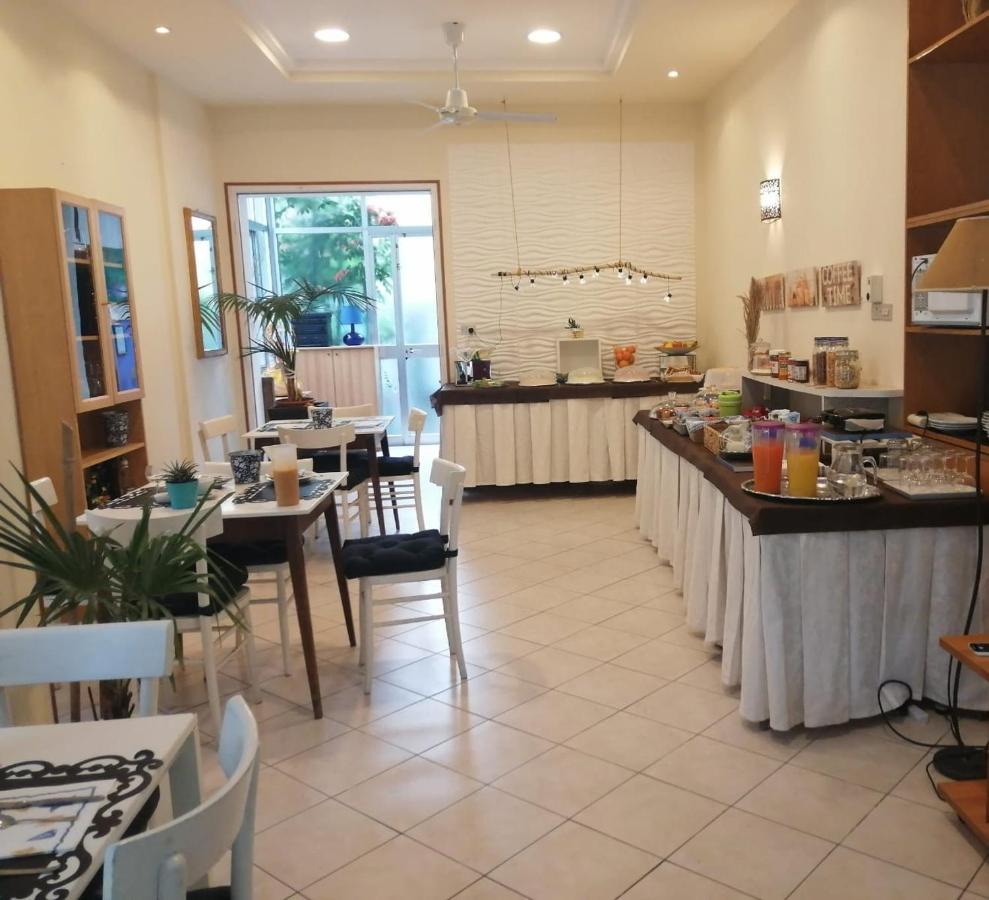 Bed And Breakfast Villa Giovanna Римини Екстериор снимка