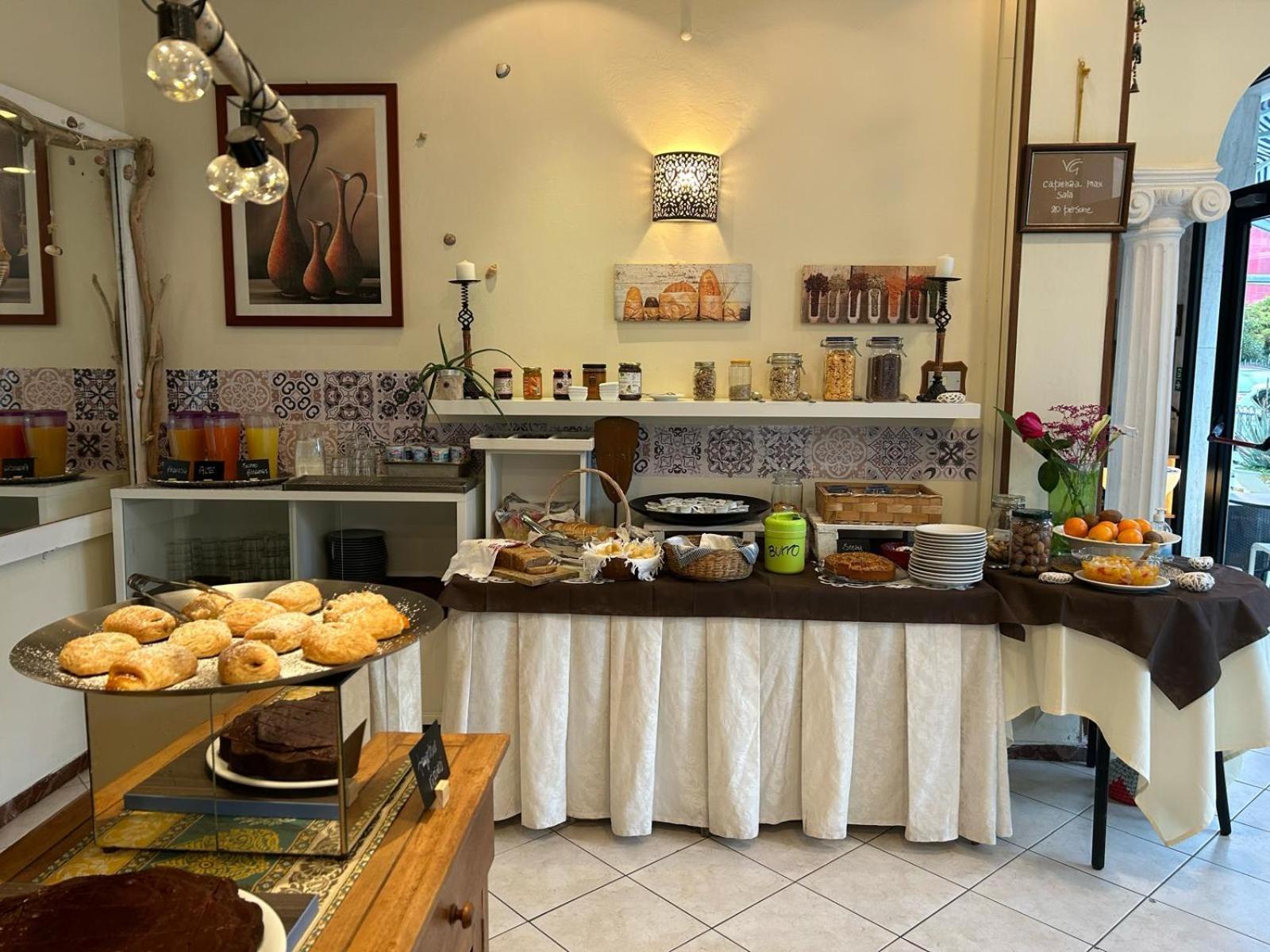 Bed And Breakfast Villa Giovanna Римини Екстериор снимка