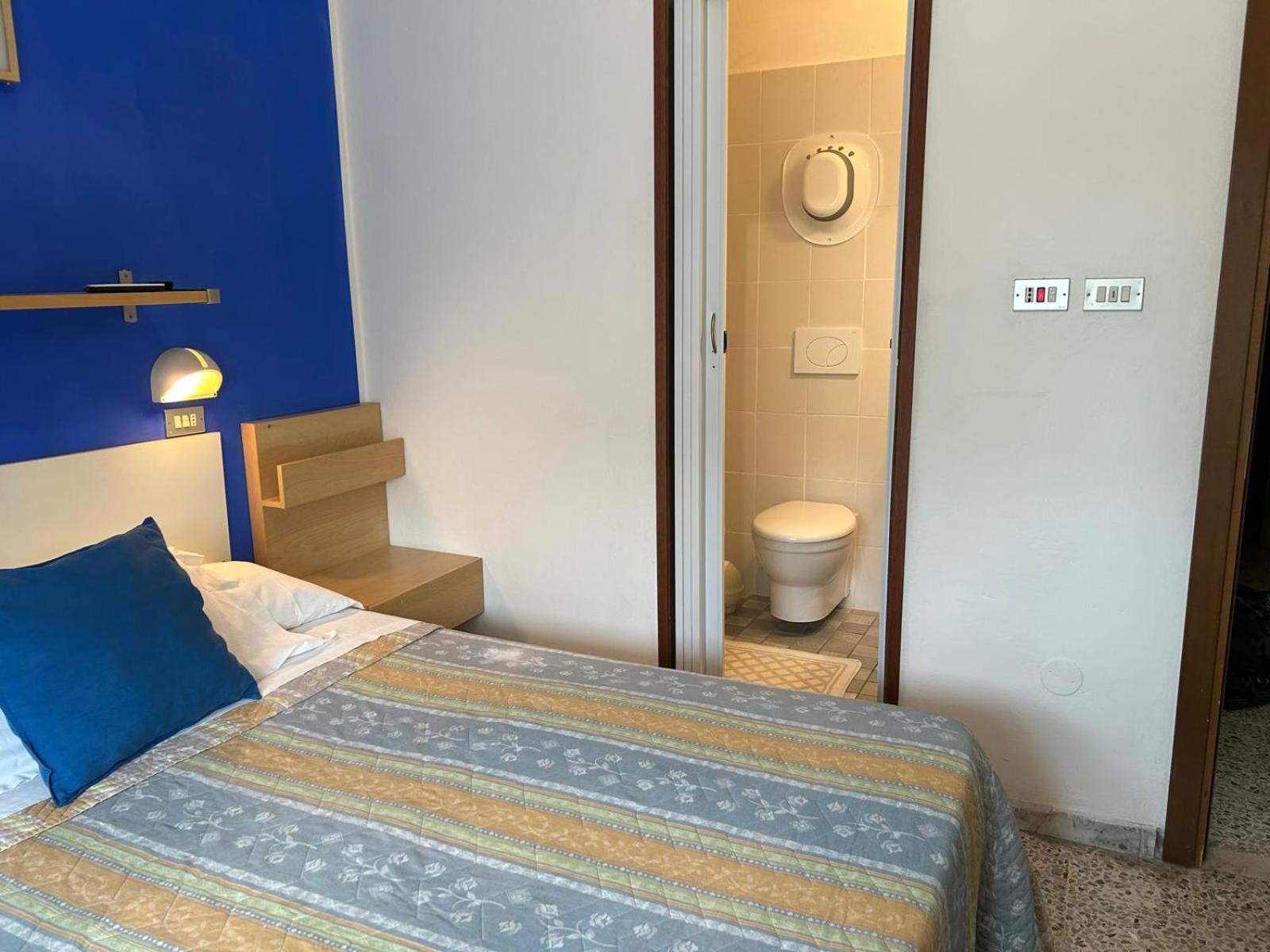 Bed And Breakfast Villa Giovanna Римини Екстериор снимка