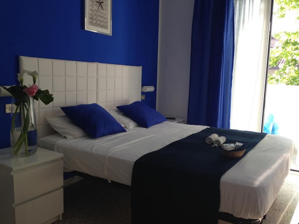 Bed And Breakfast Villa Giovanna Римини Екстериор снимка